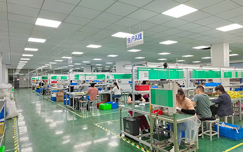 Taller de producción de arneses de cables en las instalaciones de Dongguan Songyuan